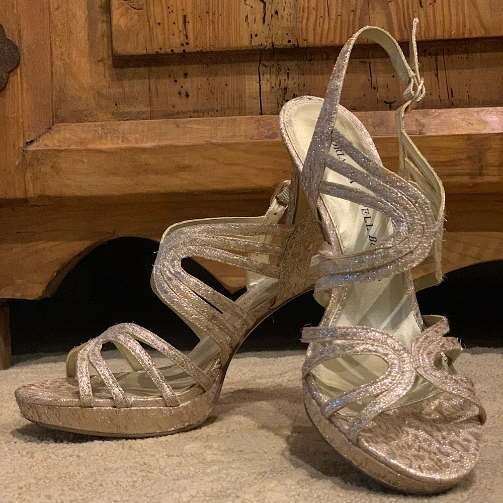 Adrianna Papell Boutique Strappy Metallic Gold Pumps Heels Size 7.5
